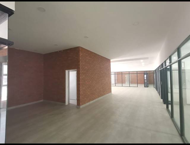 2,250M² WAREHOUSE FOR SALE IN POMONA